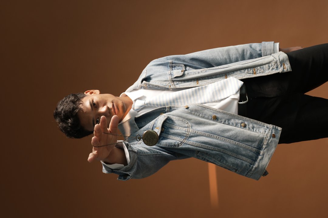 Publicación de Li Morales en HolliModels