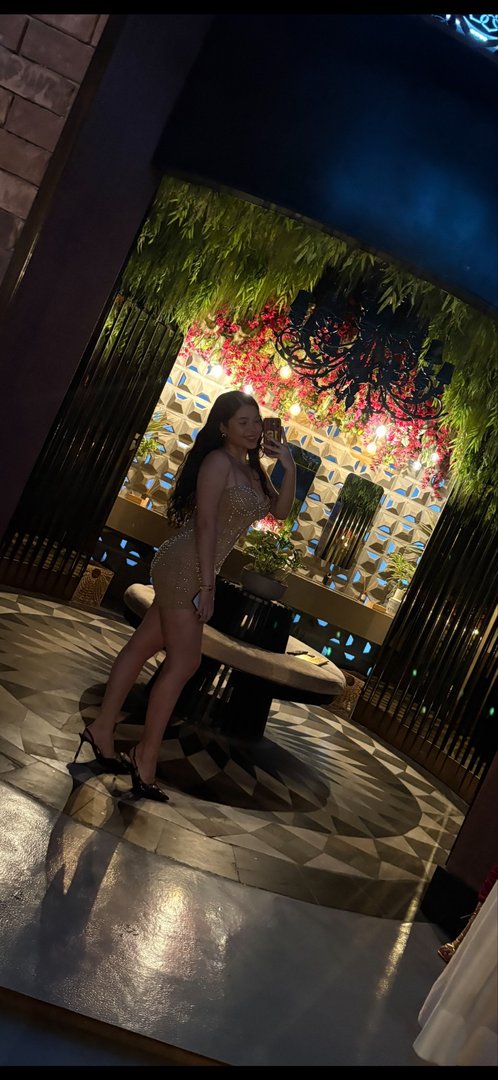 Publicación de Monse🤍 en HolliModels