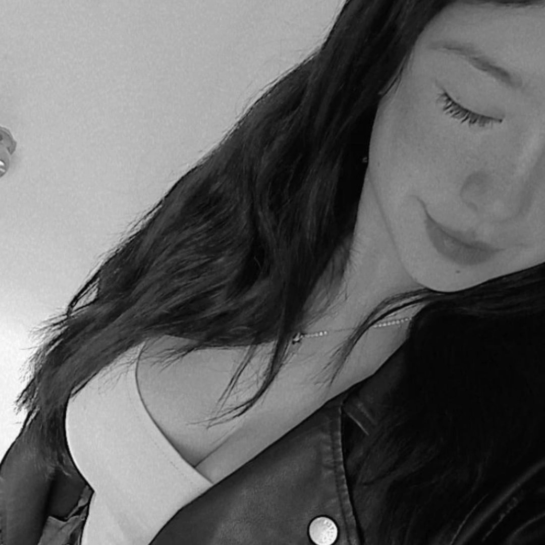Publicación de Agustina Serafimov en HolliModels