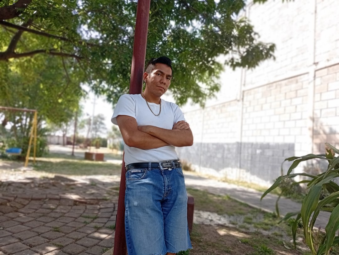 Publicación de Tristán Guzmán Lora en HolliModels