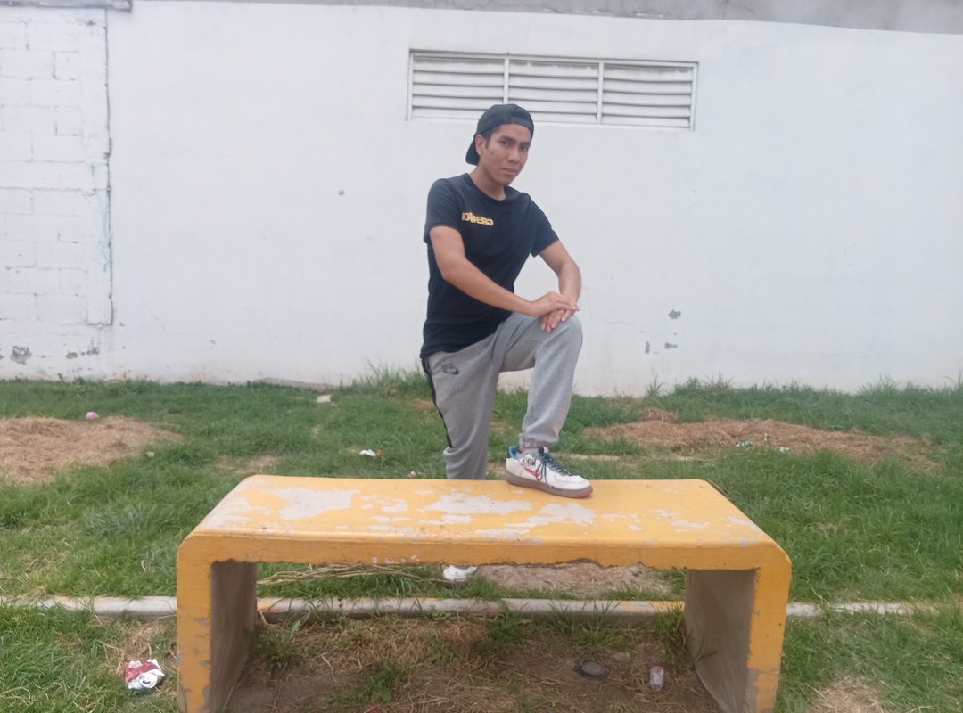 Publicación de Tristán Guzmán Lora en HolliModels