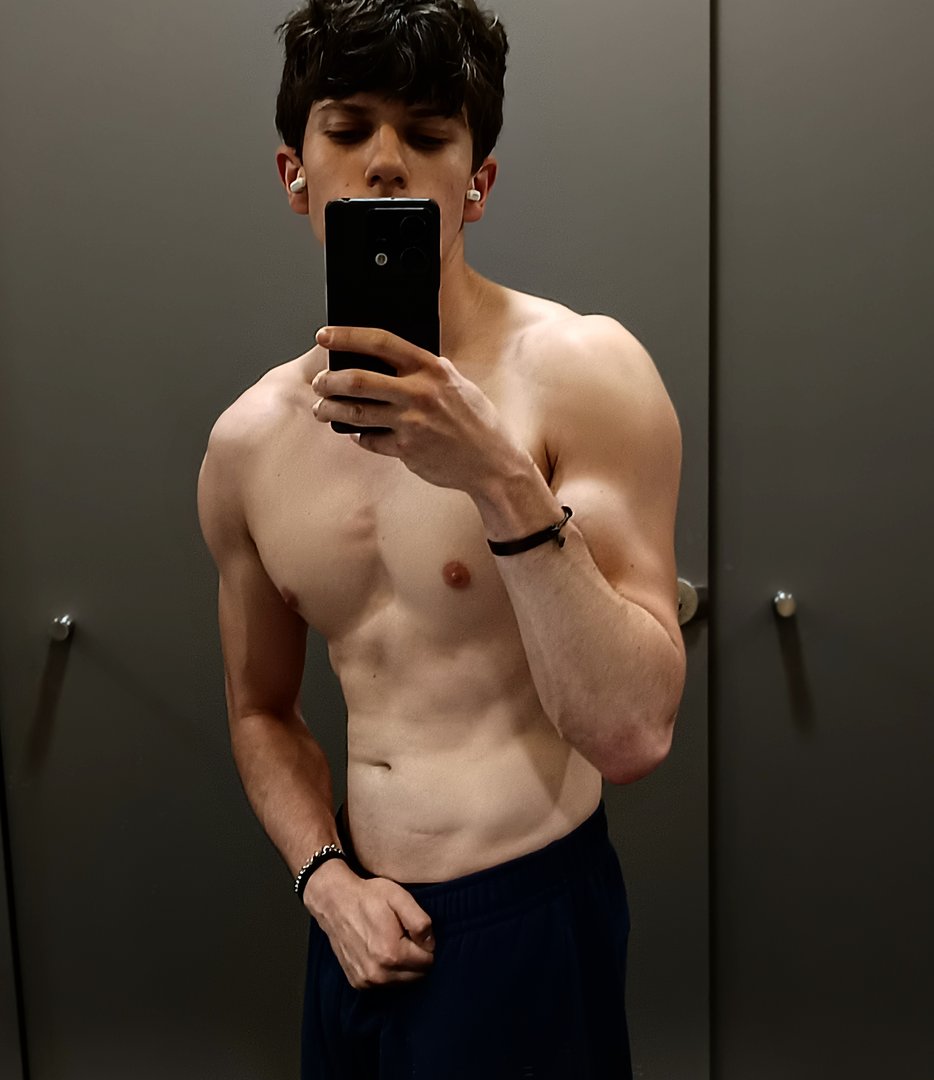 Publicación de Daniel Navarro en HolliModels