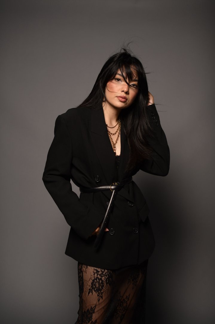 Publicación de Alhe Silva en HolliModels
