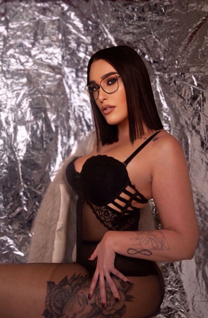 Publicación de Lydia Pinilla en HolliModels