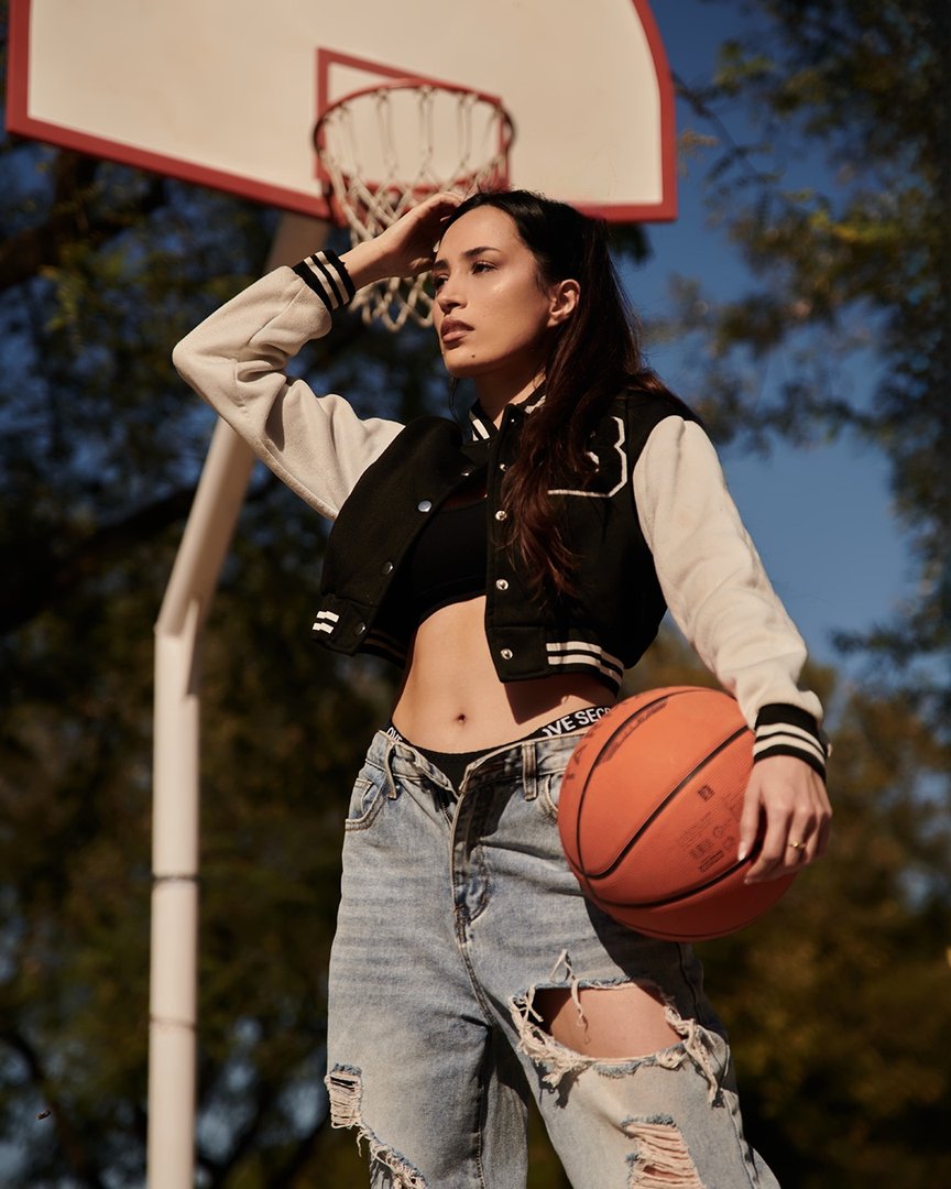 Publicación de Paola Gracia en HolliModels