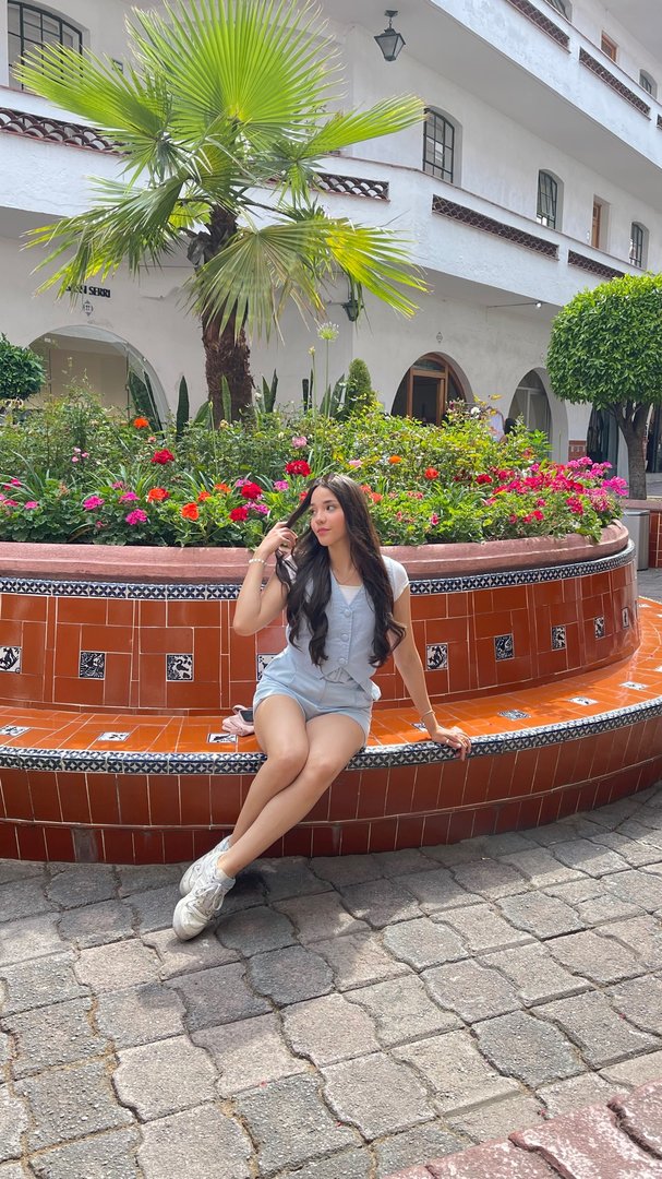 Publicación de Sarah Arámbula en HolliModels