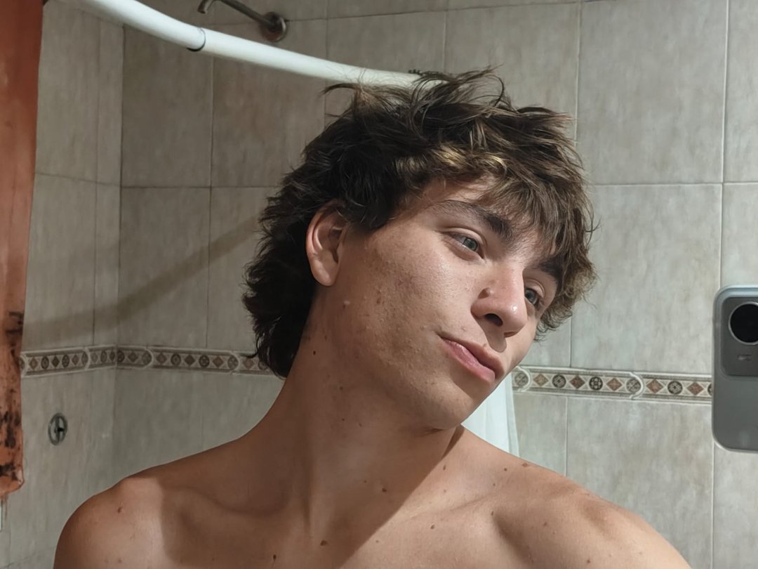 Publicación de Agustín Núñez en HolliModels