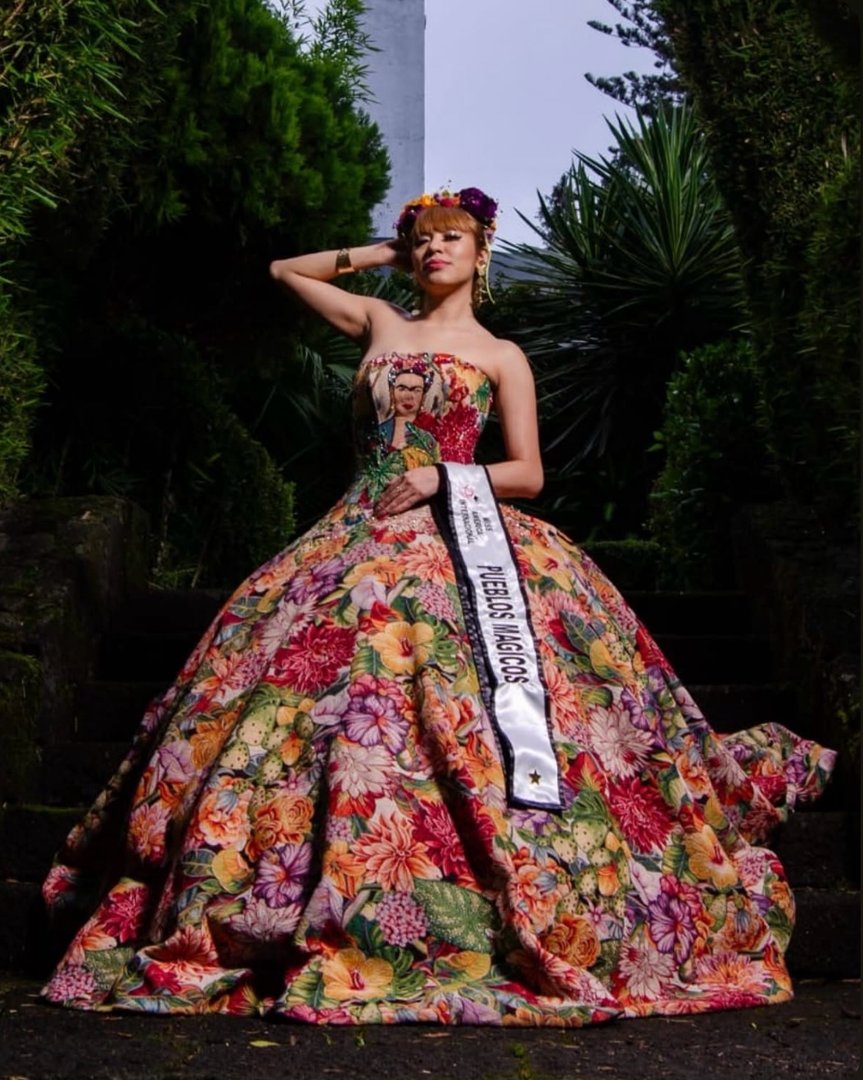 Publicación de Kikey Martínez López en HolliModels