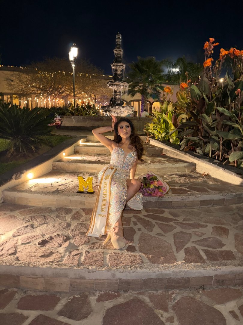 Publicación de Ana Kimberly en HolliModels