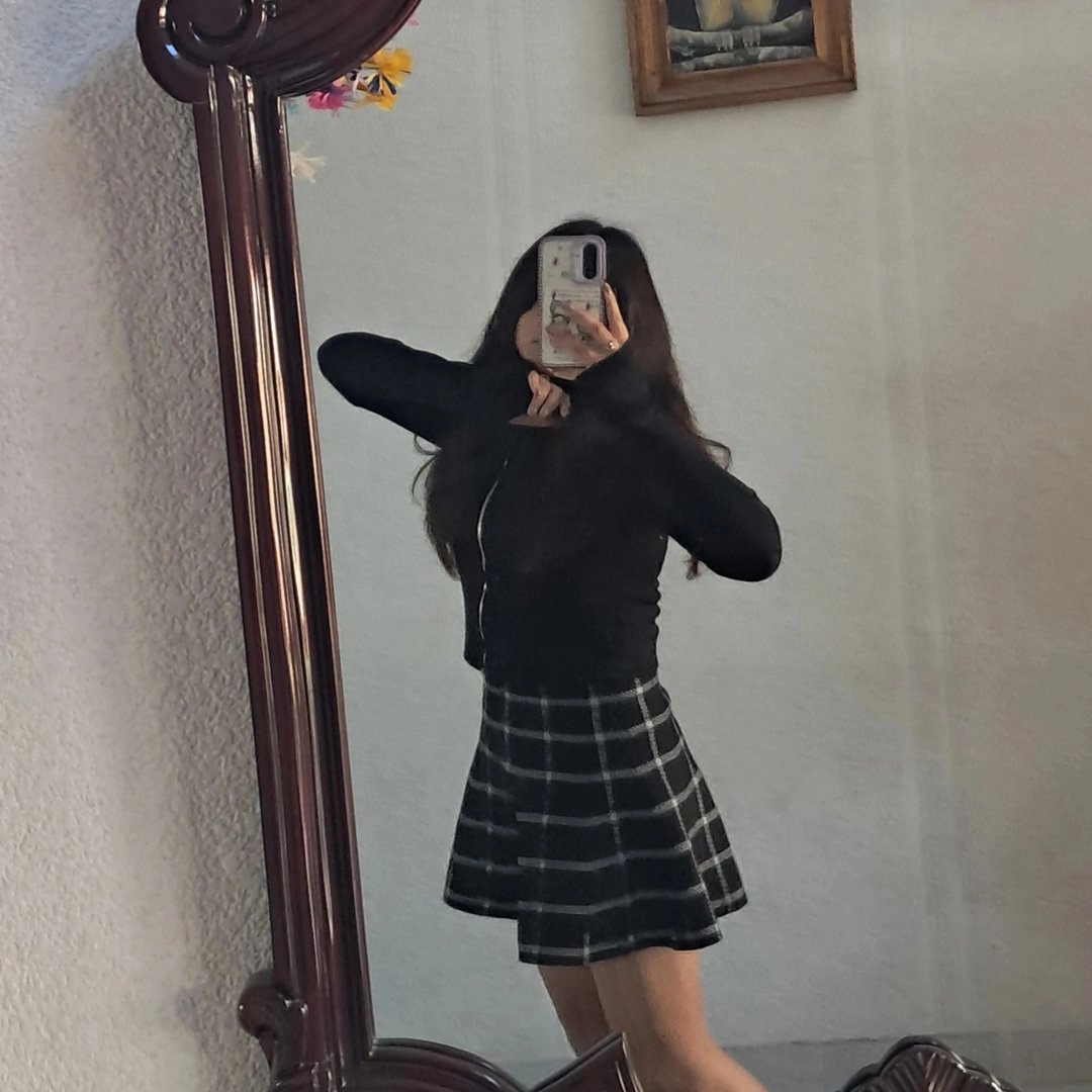 Publicación de 𝓥𝓪𝓵𝓮𝓷𝓽𝓲𝓷𝓪 en HolliModels