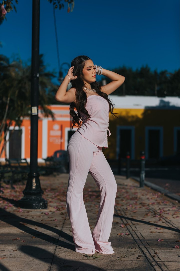 Publicación de Marjorie López en HolliModels