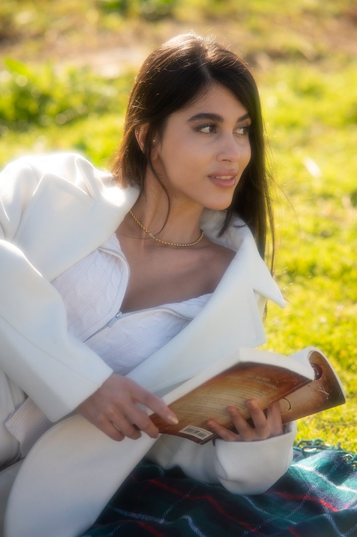 Publicación de elina zamani en HolliModels