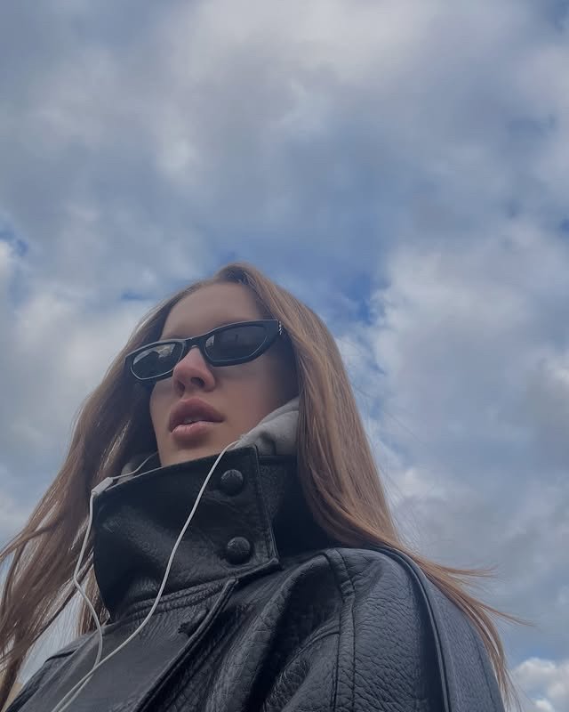 Publicación de Jas Fraser-Nicholls en HolliModels