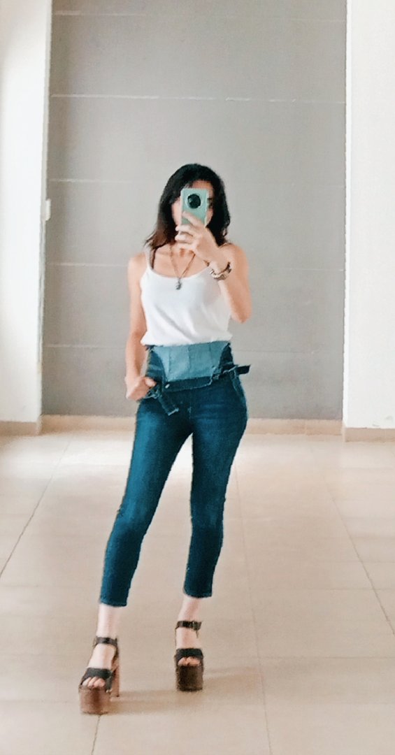 Publicación de María José en HolliModels