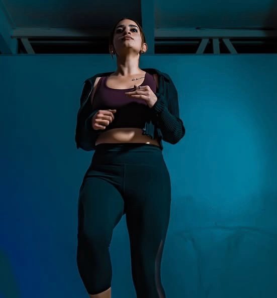 Publicación de Yess en HolliModels