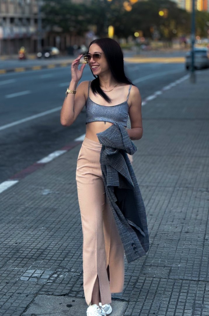 Publicación de Alison Aristimuño en HolliModels