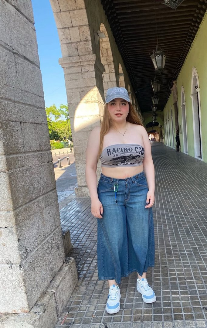 Publicación de Ambar Del Toro en HolliModels