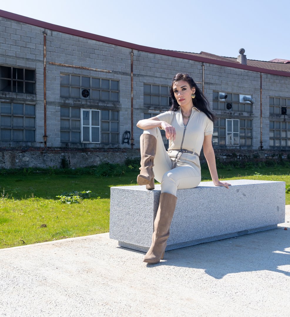 Publicación de Alba María Bobadilla Alonso en HolliModels