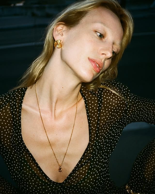 Publicación de Lilian Sumner en HolliModels