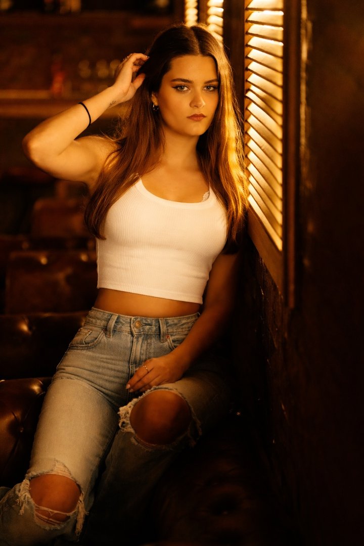 Publicación de June en HolliModels