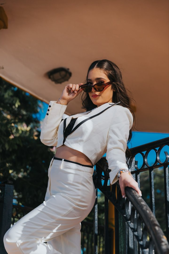 Publicación de Marjorie López en HolliModels