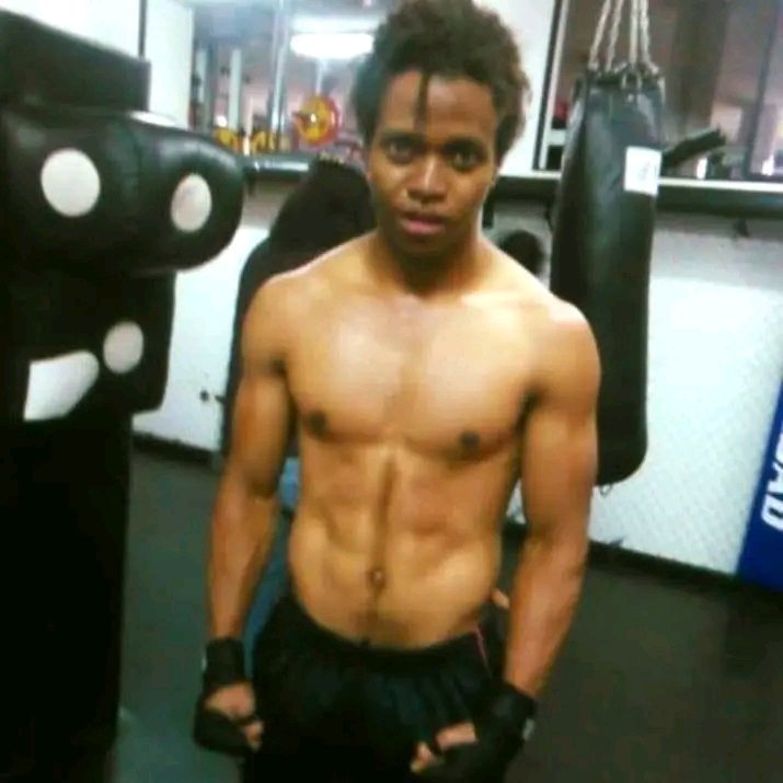 Publicación de Tyrone en HolliModels