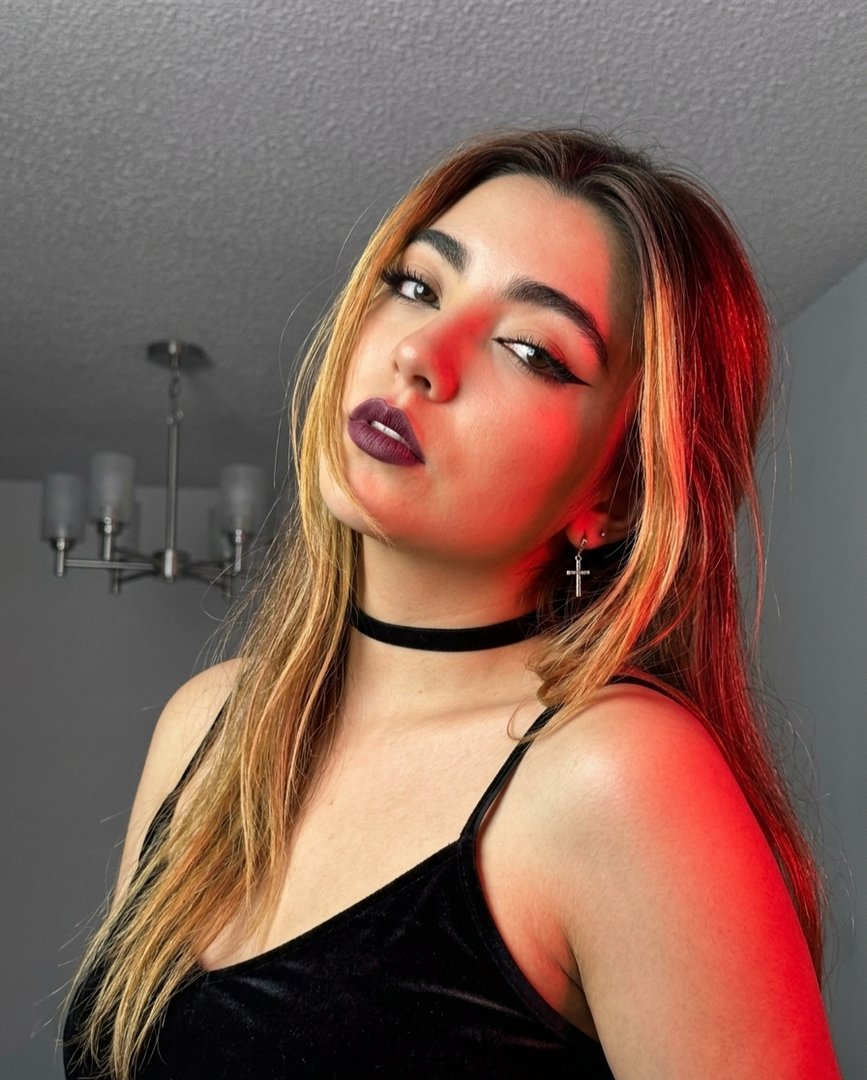 Publicación de Juliet Olvera en HolliModels