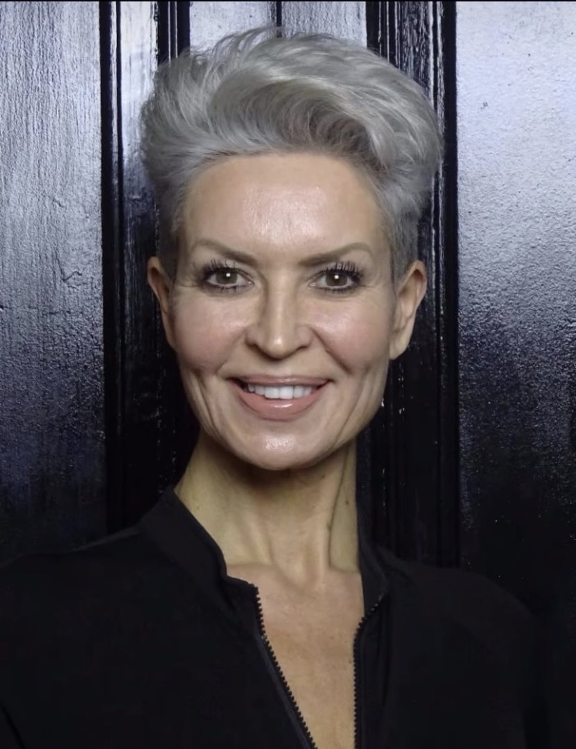 Publicación de Irina Bresnelli en HolliModels