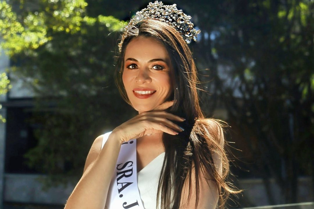 Publicación de Ada Isadora en HolliModels