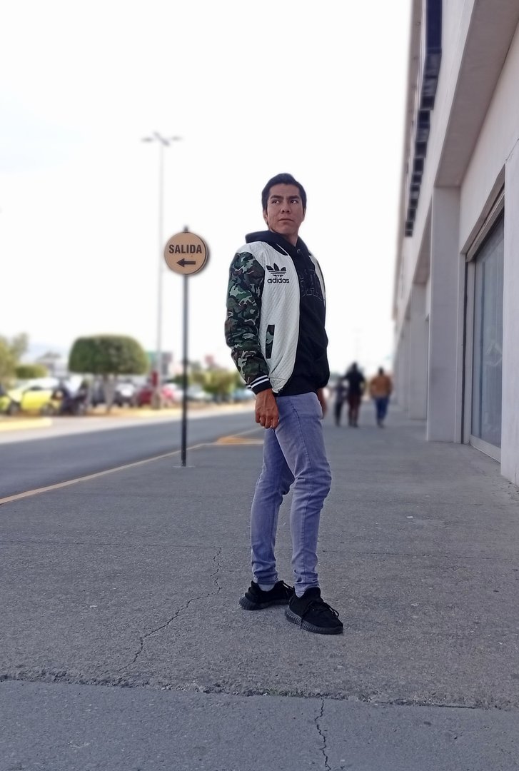 Publicación de Tristán Guzmán Lora en HolliModels