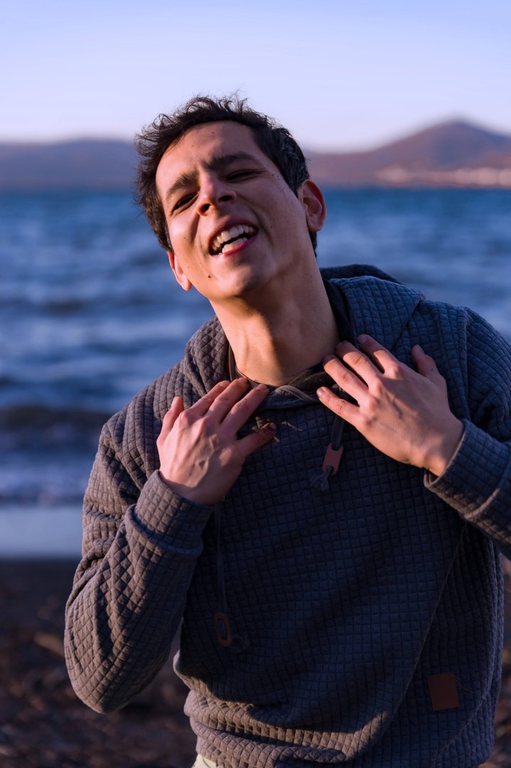 Publicación de Lorenzo André en HolliModels