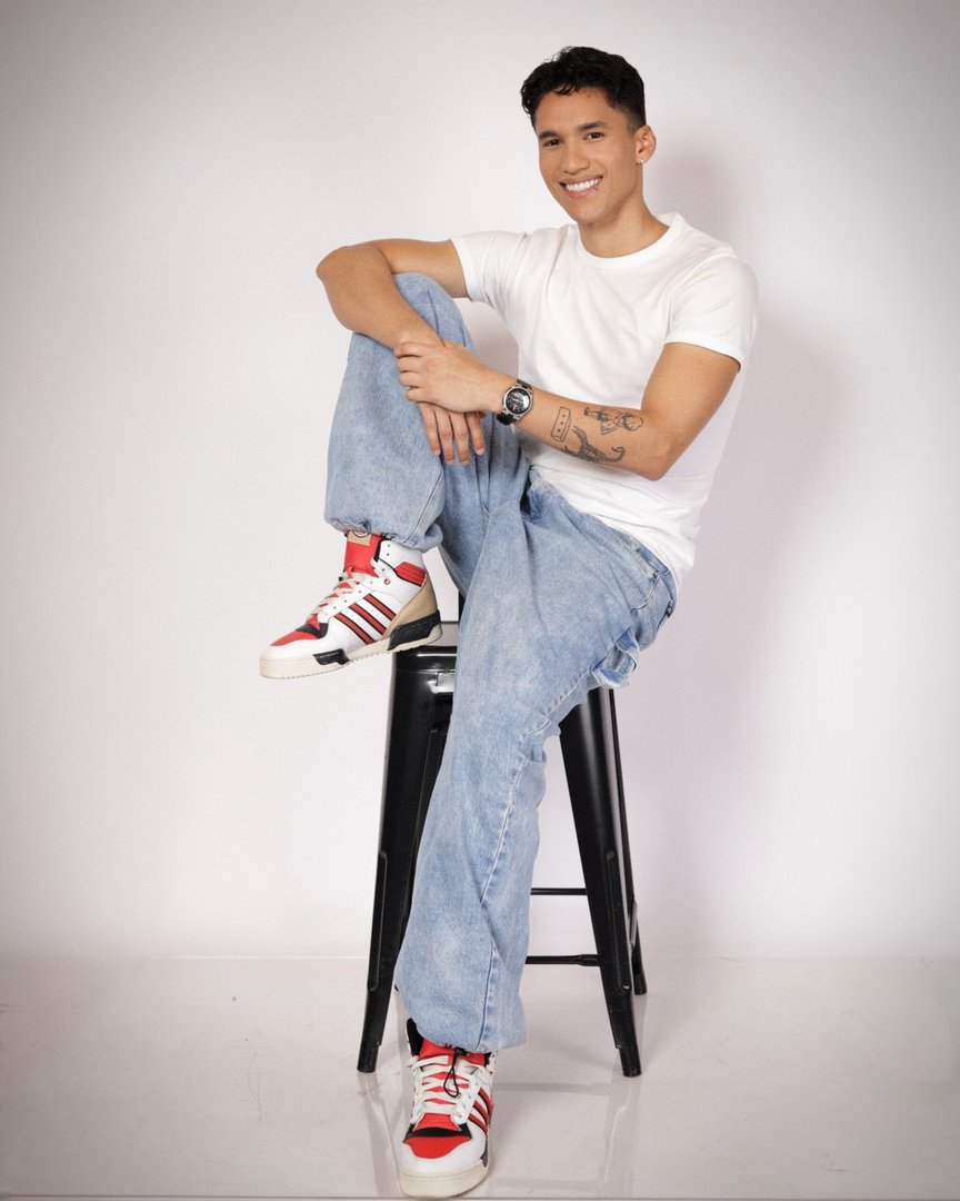 Publicación de Juan Carlos Arrieta en HolliModels