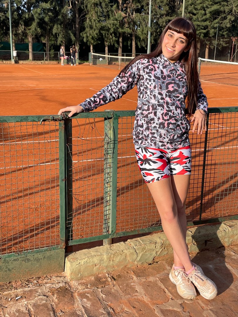 Publicación de Eugenia Magalí en HolliModels
