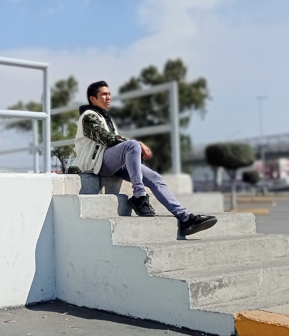 Publicación de Tristán Guzmán Lora en HolliModels