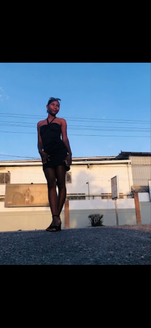 Publicación de Nicoleꨄ en HolliModels