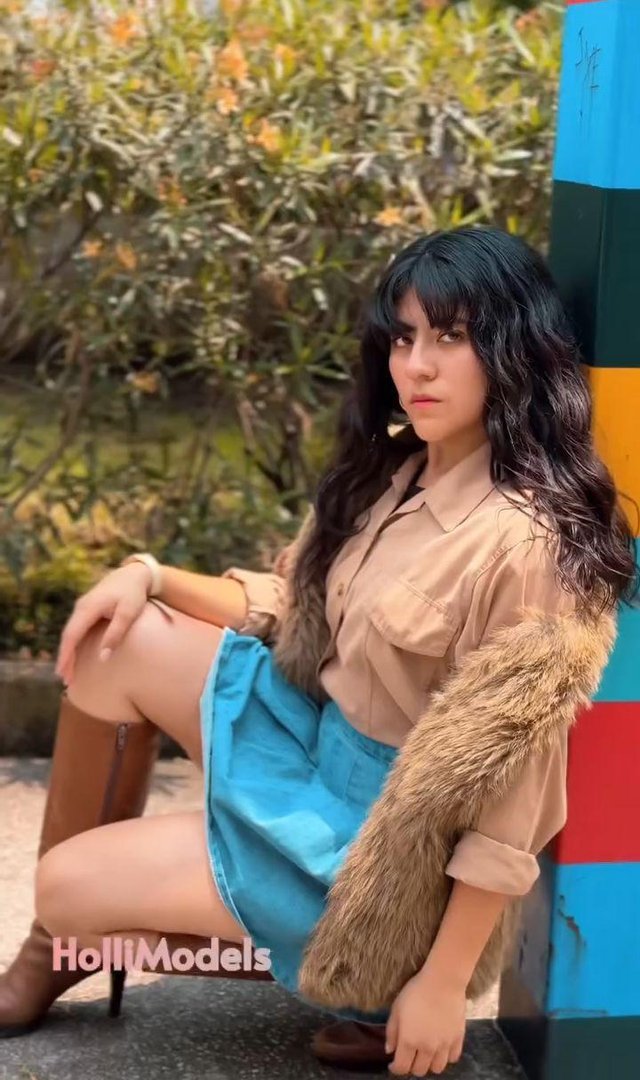 Publicación de Lily Montoya en HolliModels