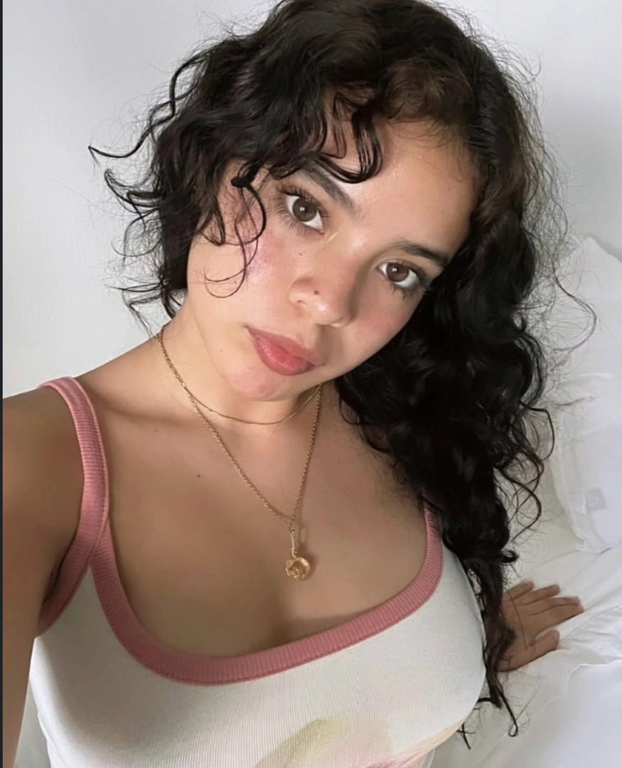 Publicación de Camila Sofía en HolliModels
