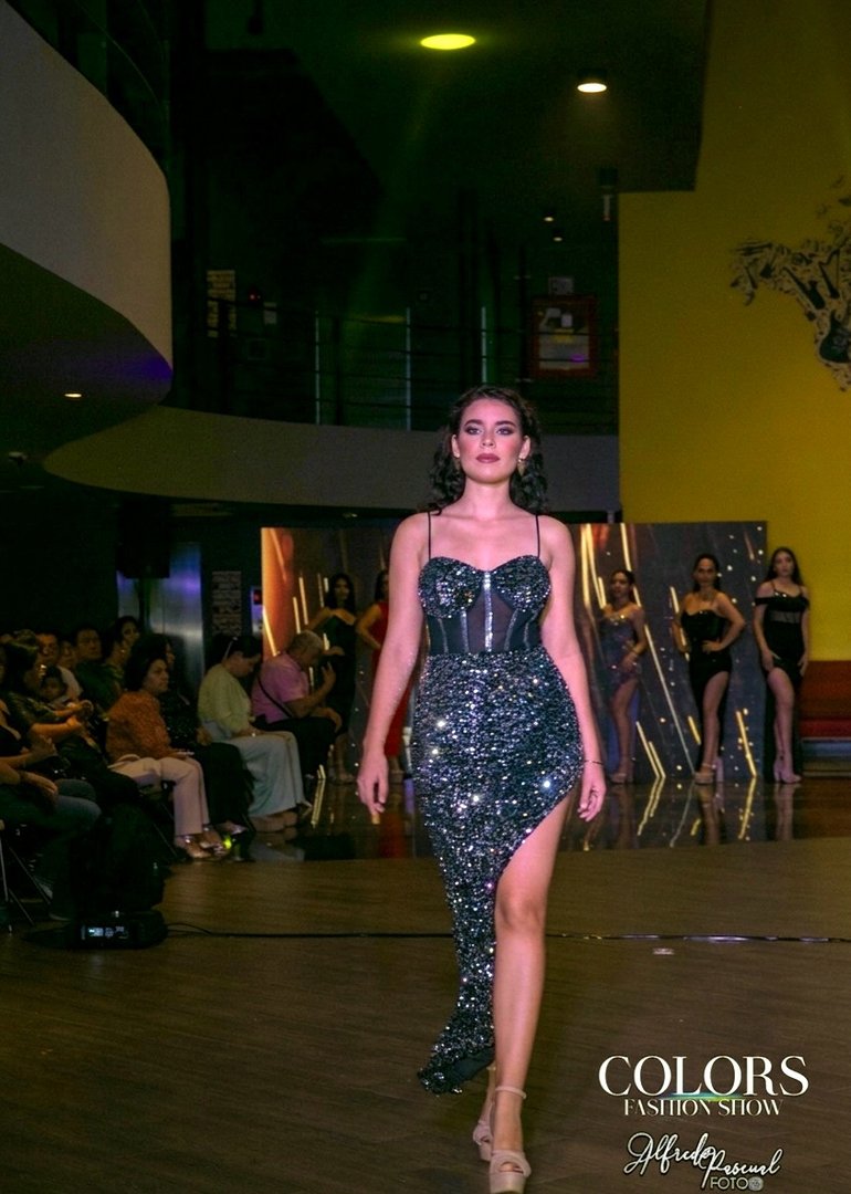 Publicación de Camila Sofía en HolliModels