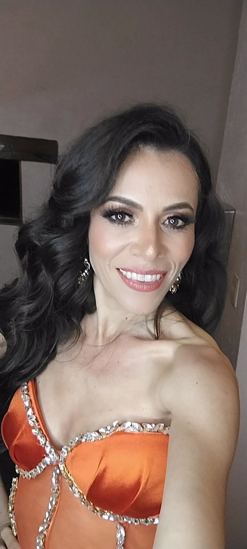 Publicación de Ada Isadora en HolliModels