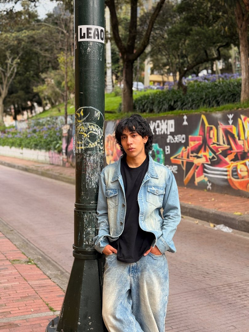 Publicación de Diego en HolliModels