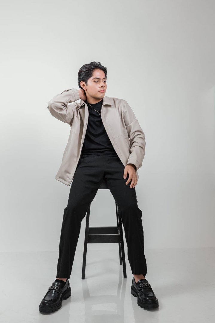 Publicación de Jorge Bello Aguirre en HolliModels
