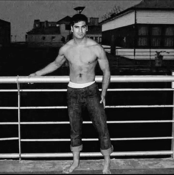 Publicación de javierceballosartista en HolliModels