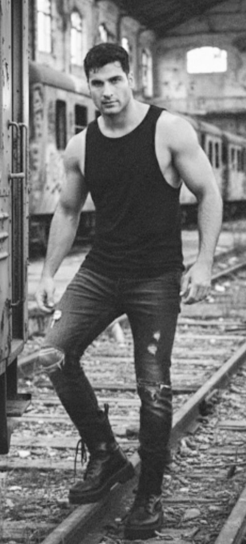 Publicación de javierceballosartista en HolliModels