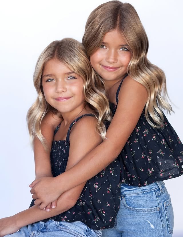 Publicación de TAYTUM & OAKLEY FISHER en HolliModels