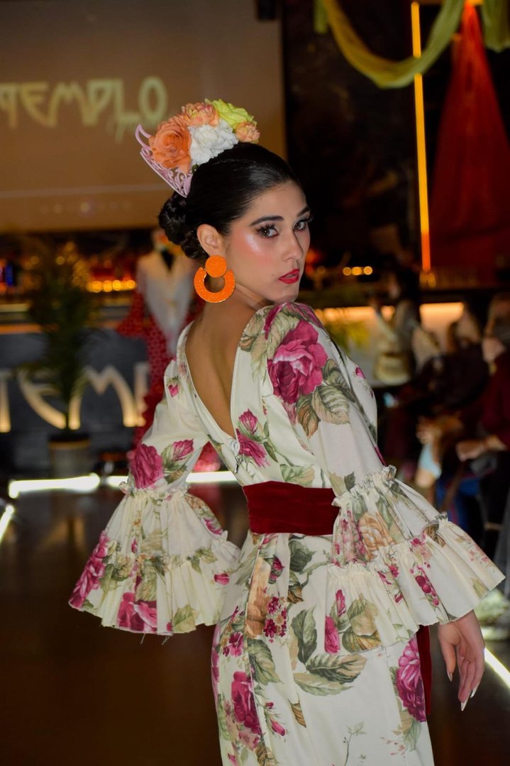 Publicación de Estefany Susana Burgos López en HolliModels