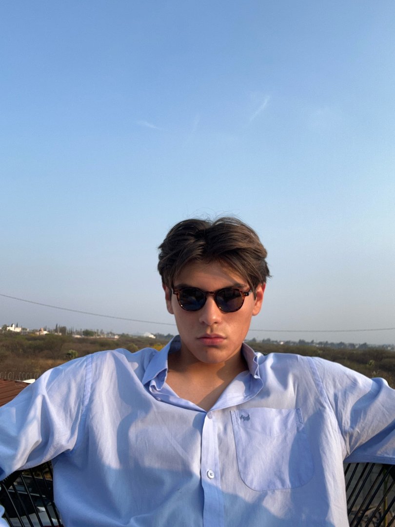 Publicación de Gerardo Ferra Muñoz en HolliModels