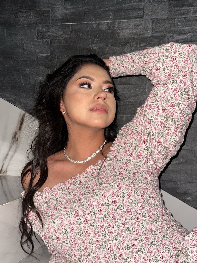 Publicación de Krystal Villa en HolliModels