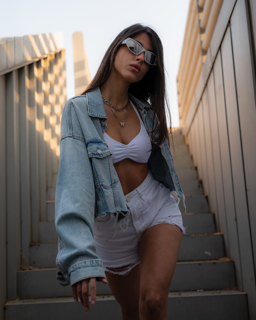 Publicación de elina zamani en HolliModels