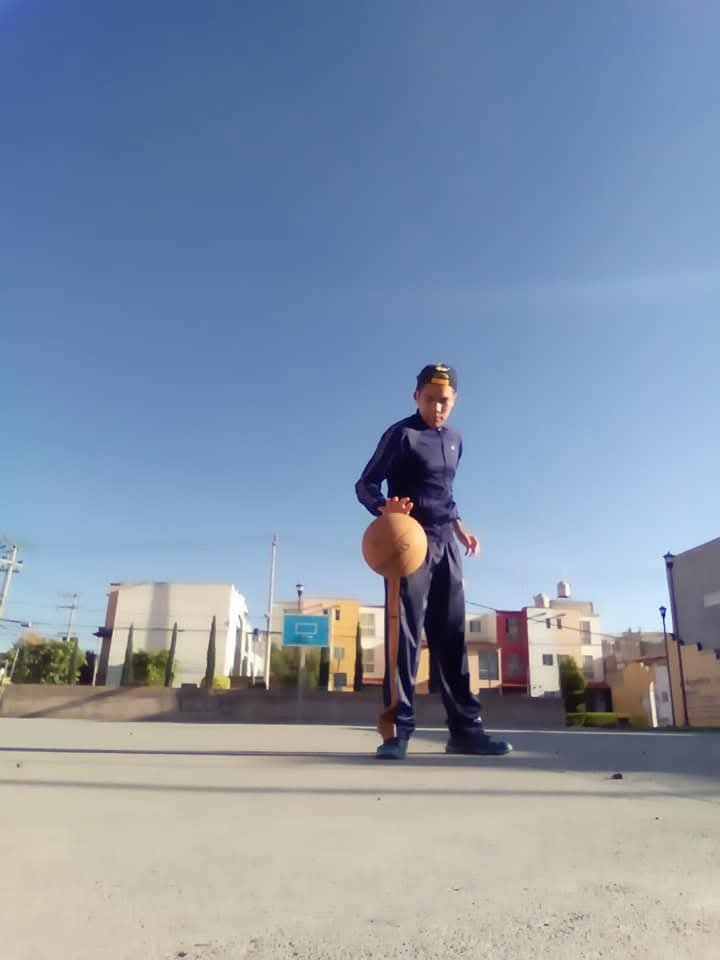Publicación de Tristán Guzmán Lora en HolliModels