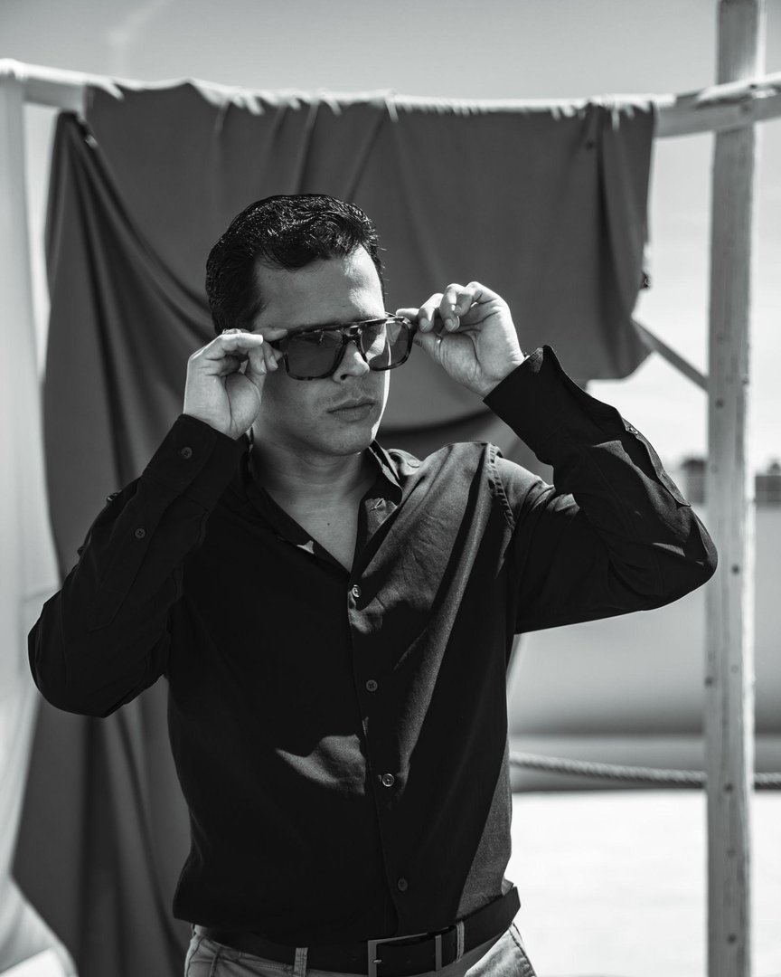 Publicación de Juan Carlos Pineda en HolliModels